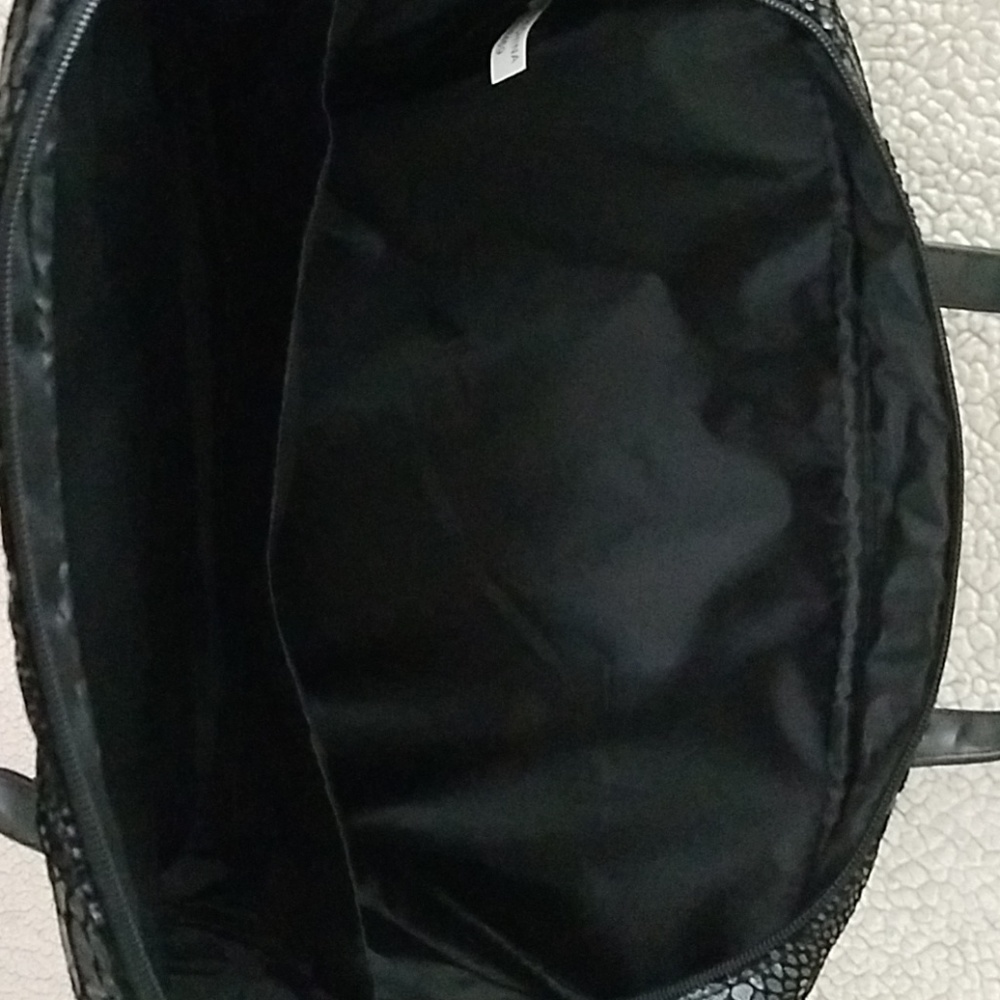 Models Makeup Bags - Picture 3 of 6